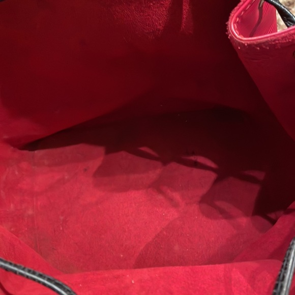 AUTHENTIC Louis Vuitton Epi Petit Noe Drawstring Shoulder Bag - Picture 7 of 12